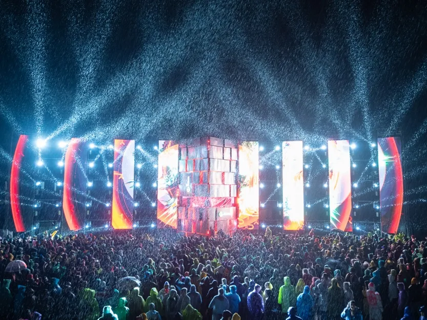 Alfa Future People 2019: танцы под дождем и 48 часов музыки