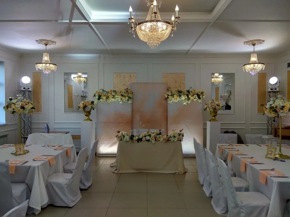 Три банкетных зала с благоустроенной площадкой для проведения выездных регистраций