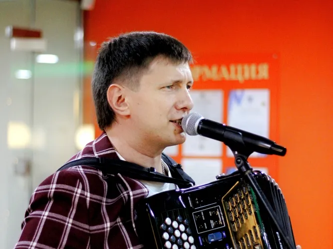  Народный ведущий Александр Романычев: «Раз в год мы проводим бесплатную свадьбу!»