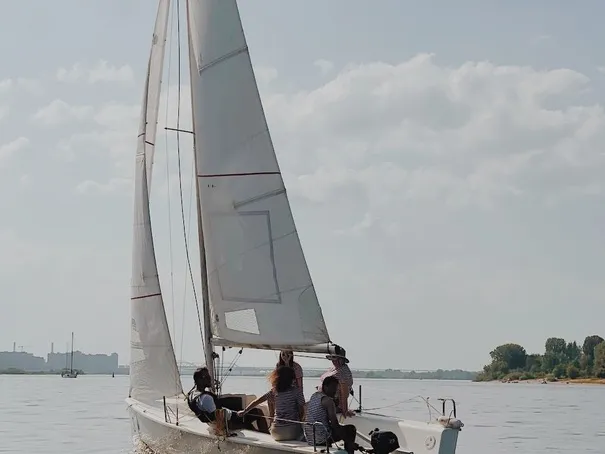 Яхт-клуб "Лето": лето проплывает на всех парусах! 