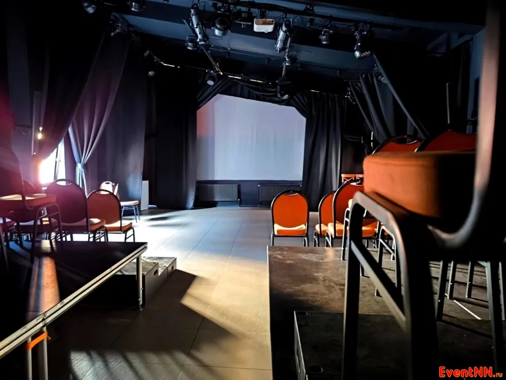Оборудованный театральный зал «Нетеатр»:  современная драматургия, актуальный юмор, интерактив