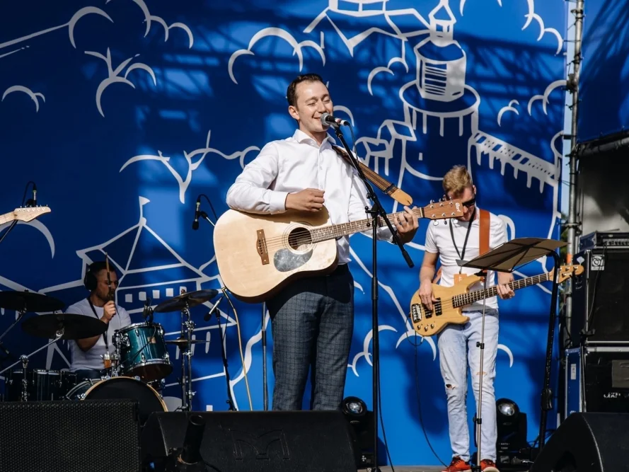 Петр Лапин, ведущий Петр Лапин, ведущий