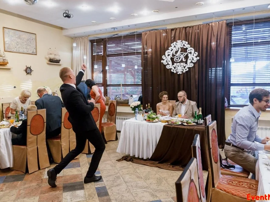 ведущий Артём Ситников, ведущий на свадьбу, юбилей, корпоратив, городской праздник, спортивное мероприятие, ринганонсер