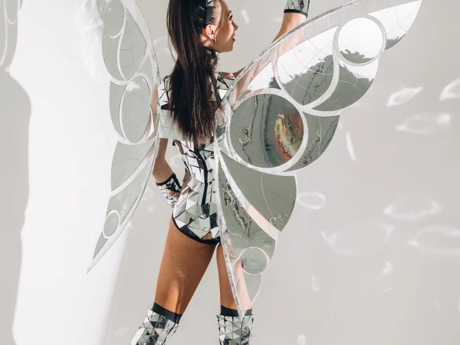 зеркальное шоу LuckyShow, зеркальное шоу, танцевальное шоу