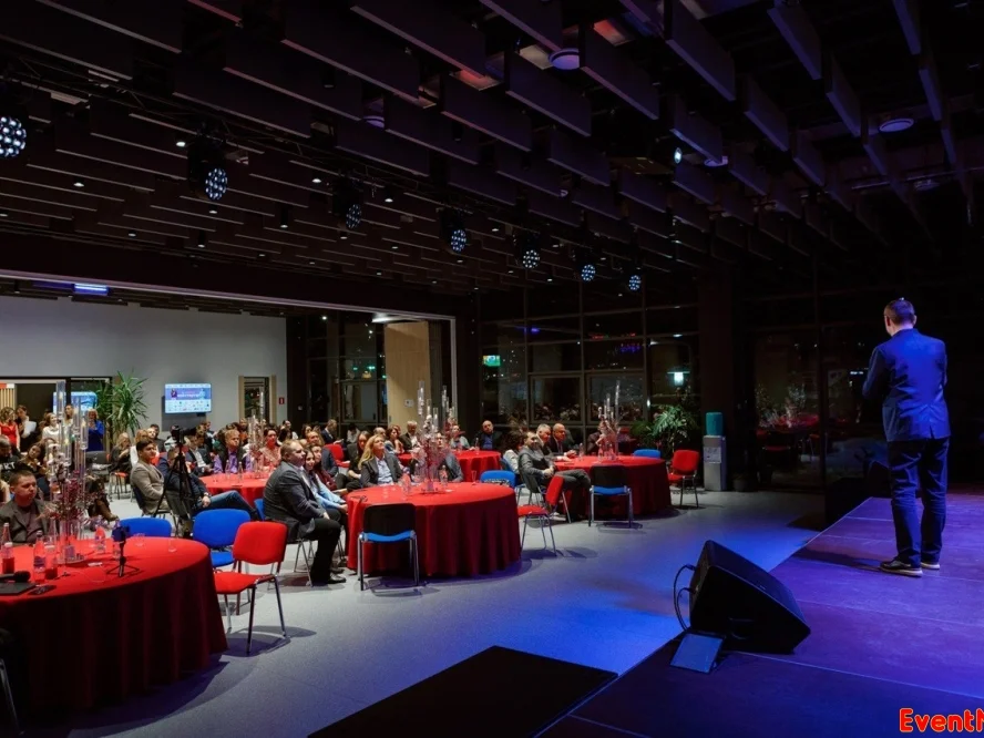 пространство Точка кипения Промис, проведение деловых, образовательных и торжественных мероприятий