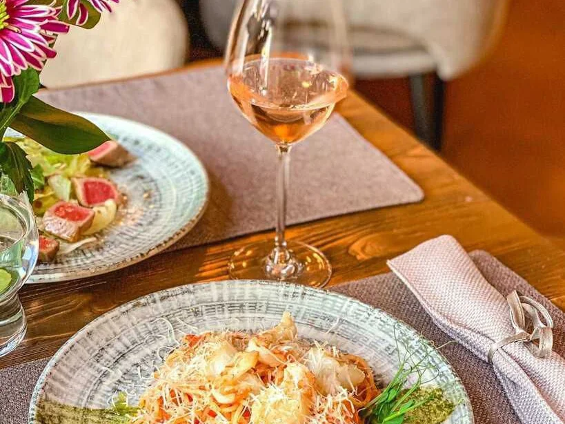 ресторан Caprese, ресторан итальянской кухни, юбилей, корпоратив в ресторане, винные дегустации