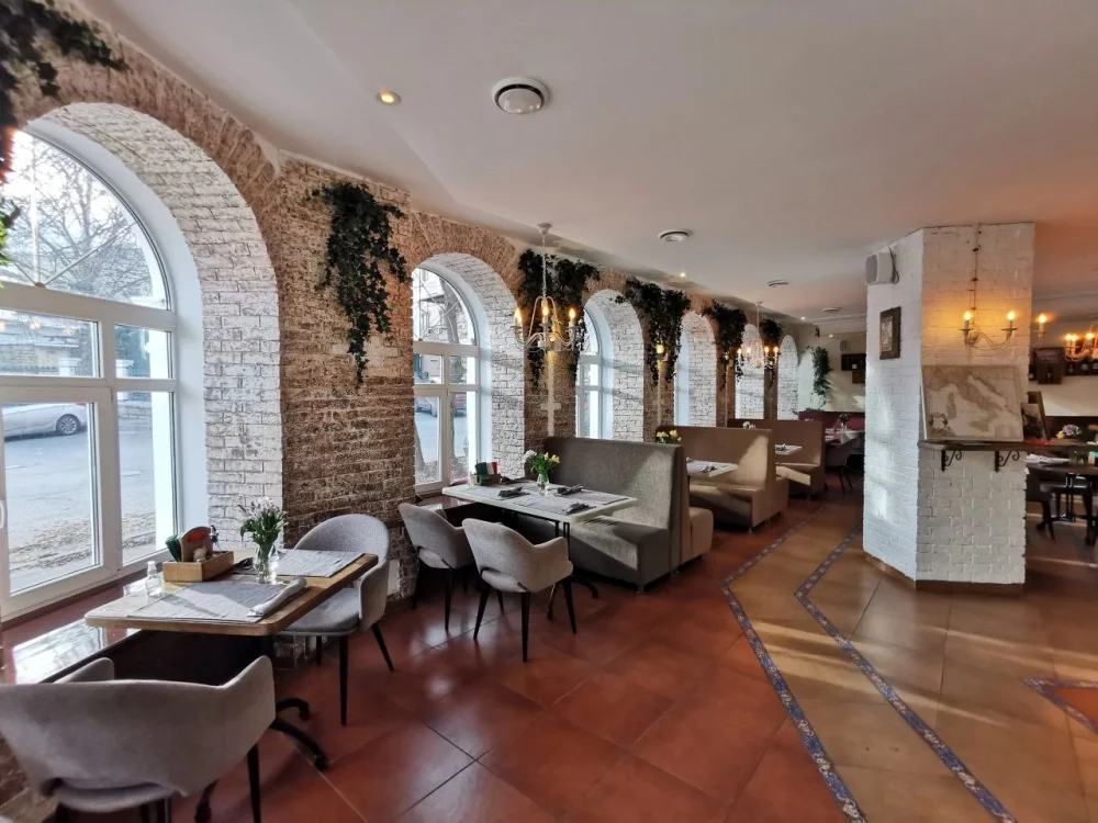 ресторан Caprese, ресторан итальянской кухни, юбилей, корпоратив в ресторане, винные дегустации