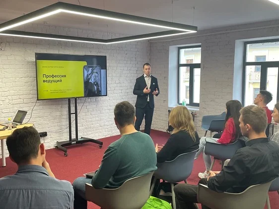 Петр Лапин, ведущий